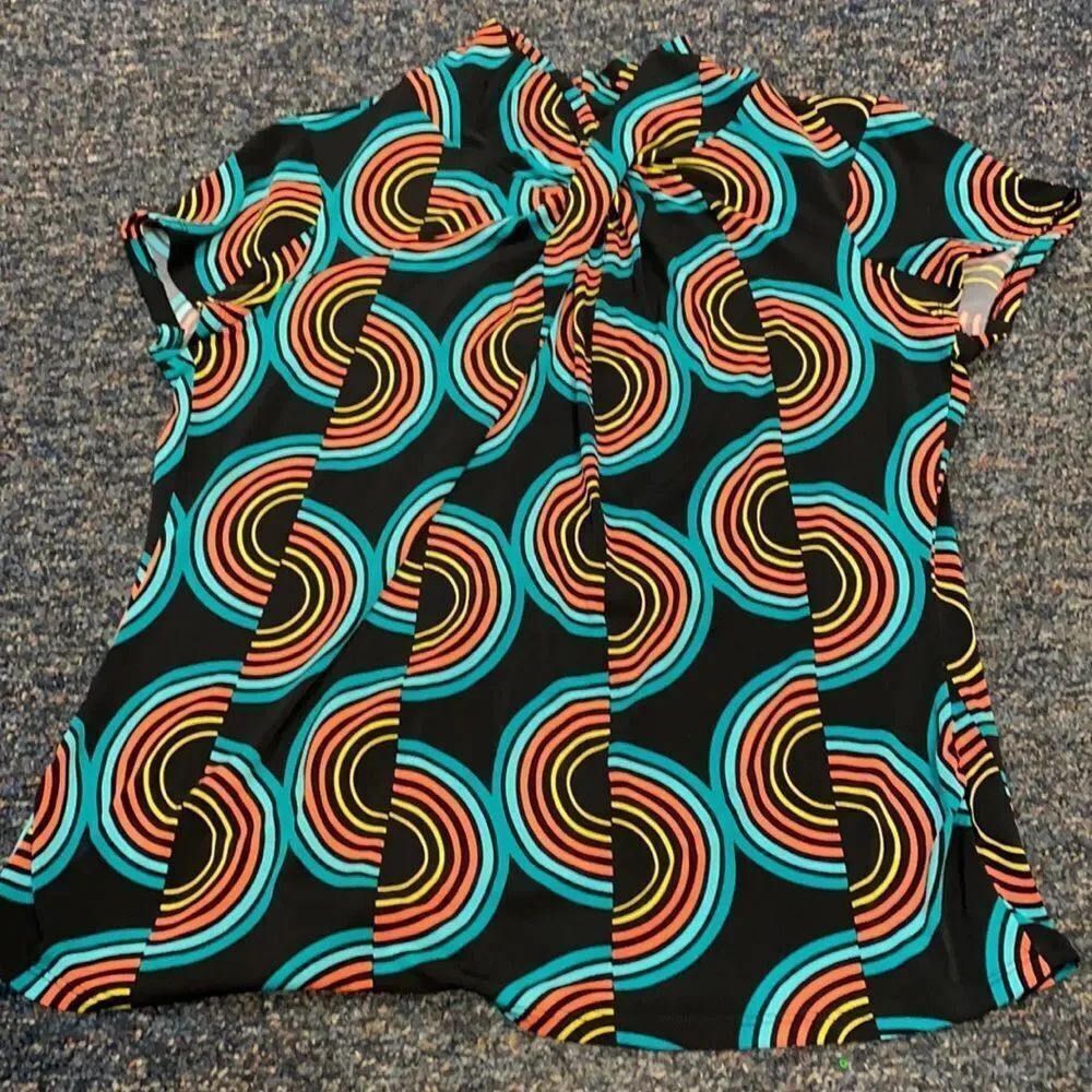 Worthington Stretch Circle Pattern Top sz. M